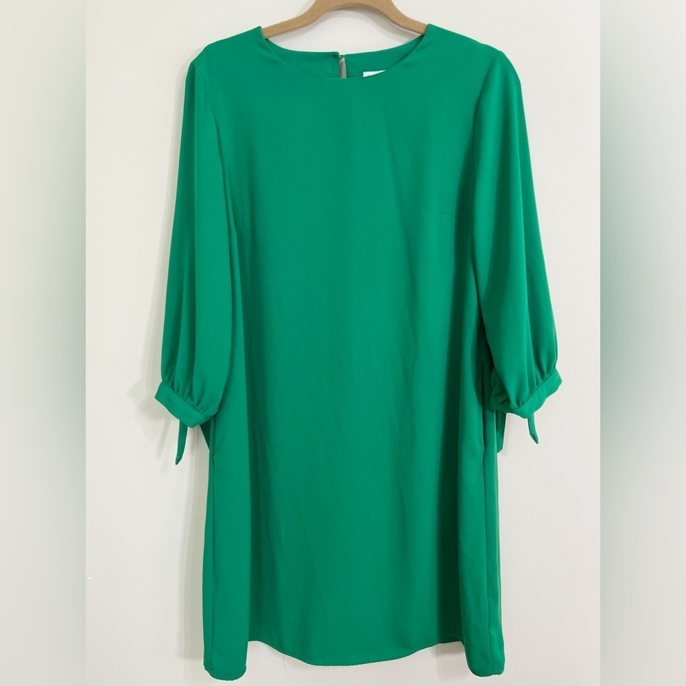 A New Day Green Sheath Dress with Crew Neck and Cuffed 3/4 Sleeves